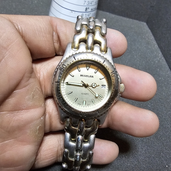 Rustler Quartz Mens Date Just Dial Watch 33049 Not Working For Parts Or Repair m - Picture 1 of 11